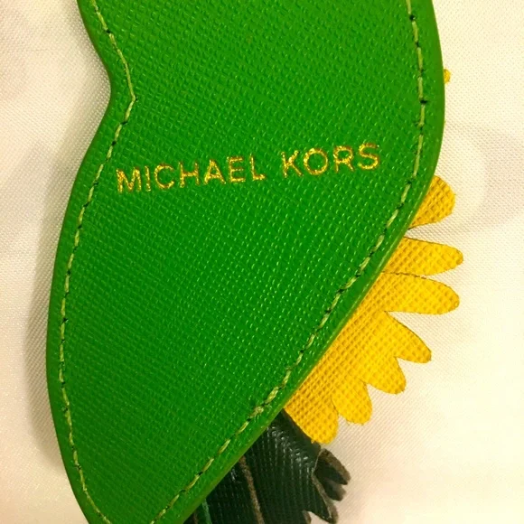 🌴SUMMER SALE 🌴💯✔️Authentic Michael Kors Leather Parrot Key Chain - Picture 2 of 3